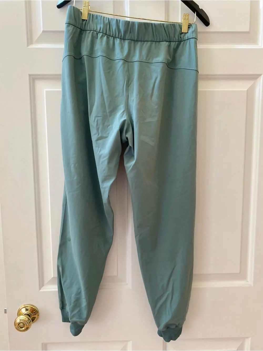 Lululemon Women’s Joggers Seafoam Green Athletic Pants Size 8 Athleisure